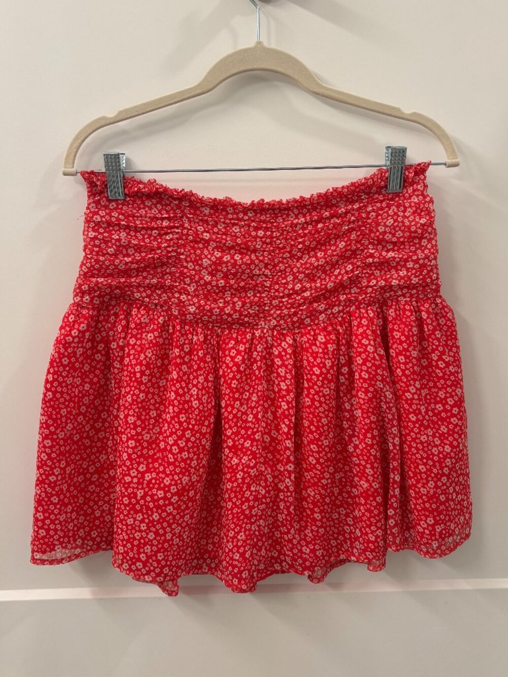 Abound Red Ditsy Floral Smocked Waist Mini Skirt Size Medium